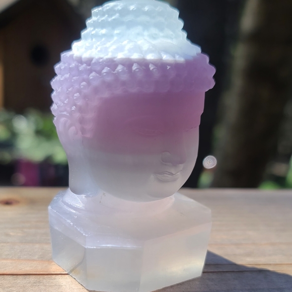 Fluorite handcarved crystal Buddha bust - Picture 8 of 8